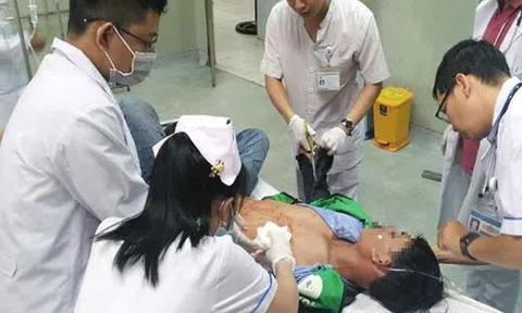 Thanh niên bị đâm thủng phổi vì \'bo\' tiền nhậu quá ít